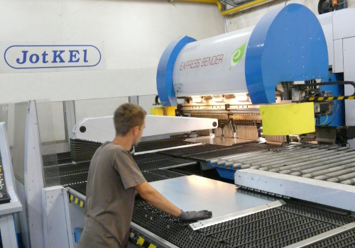 Bending Centre Finn Power BCe4 - work