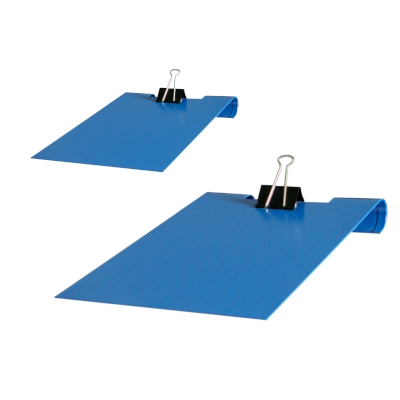 Metal hangers for documents adapted to be hung on platform holders Metal hangers for documents adapted to be hung on platform holders
