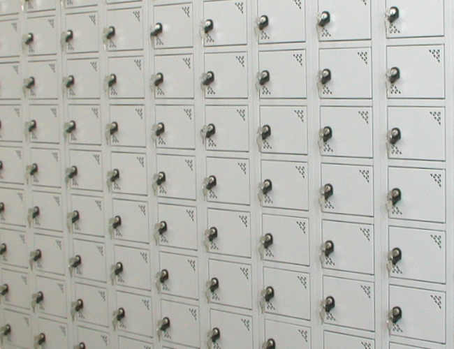 Metalowe szafki schowkowe śniadaniowe