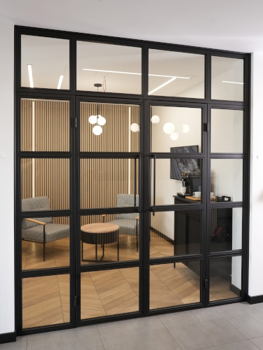 zabudowa i drzwi przeszklone Jotkel